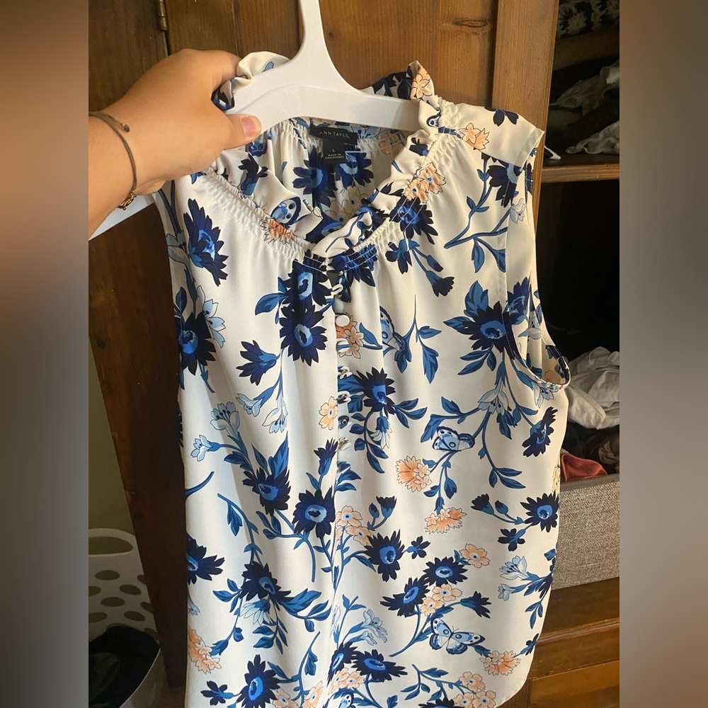 Ann Taylor Blouse, size Large